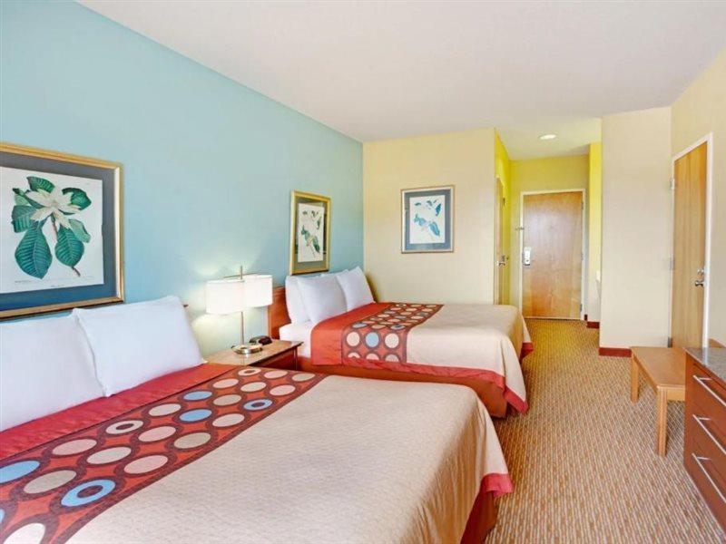 Super 8 By Wyndham Salisbury Hotell Exteriör bild