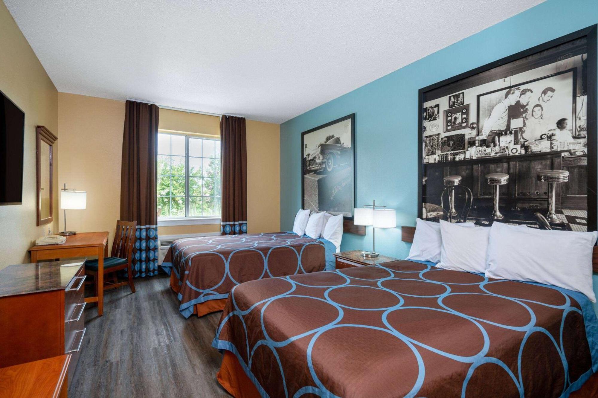 Super 8 By Wyndham Salisbury Hotell Exteriör bild
